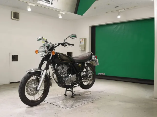 Yamaha SR400 Final Edition Limited 2021, чёрный, light brown, фото 4