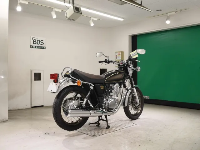Yamaha SR400 Final Edition Limited 2021, чёрный, light brown, фото 5