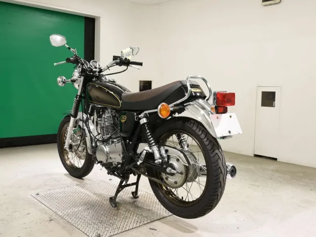 Yamaha SR400 Final Edition Limited 2021, чёрный, light brown, фото 6