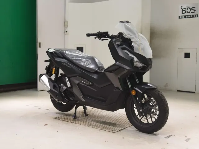 Honda ADV160, matt black, фото 3