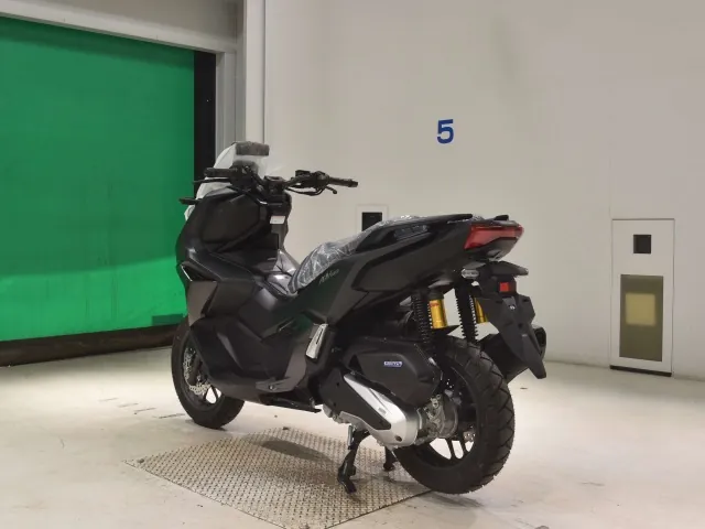 Honda ADV160, matt black, фото 6
