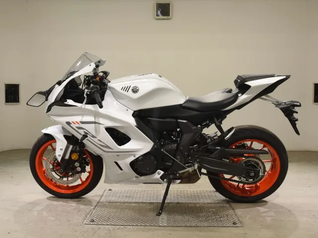 Yamaha YZF-R7 2023, белый, фото 2