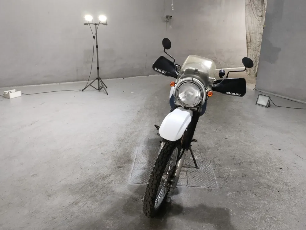 Suzuki DR250R, серый, фото 3