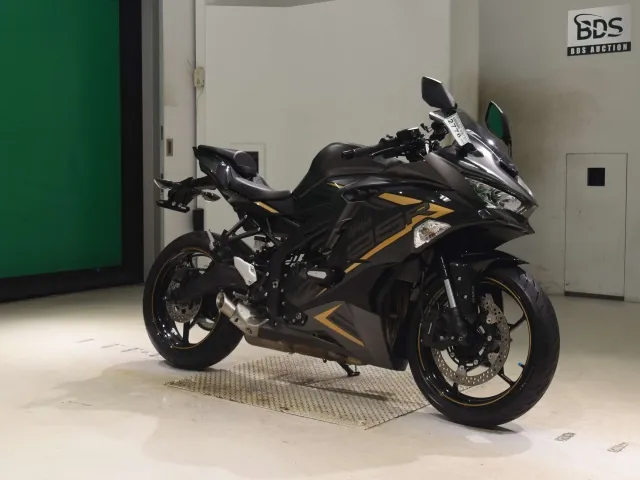 Kawasaki Ninja ZX-25R, чёрный, gunmetal, фото 3