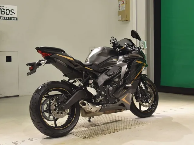 Kawasaki Ninja ZX-25R, чёрный, gunmetal, фото 5