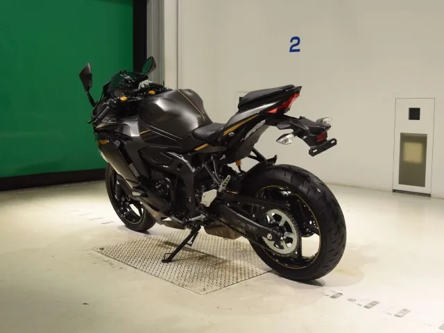 Kawasaki Ninja ZX-25R, чёрный, gunmetal, фото 6