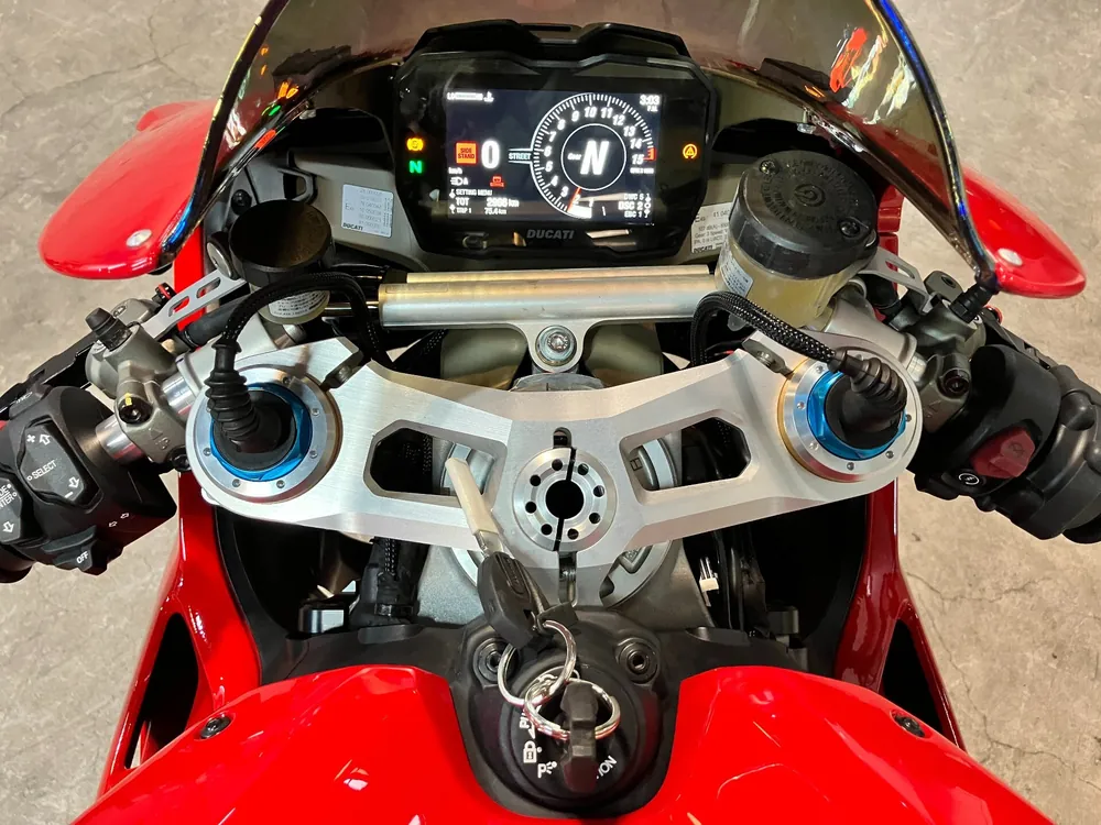 Ducati Paniga-Rev4S 2019, красный, фото 3