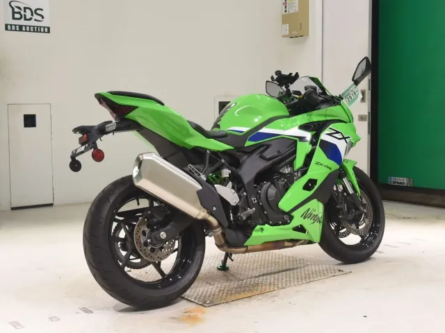Kawasaki ZX-4R SE 2025, зелёный, фото 5