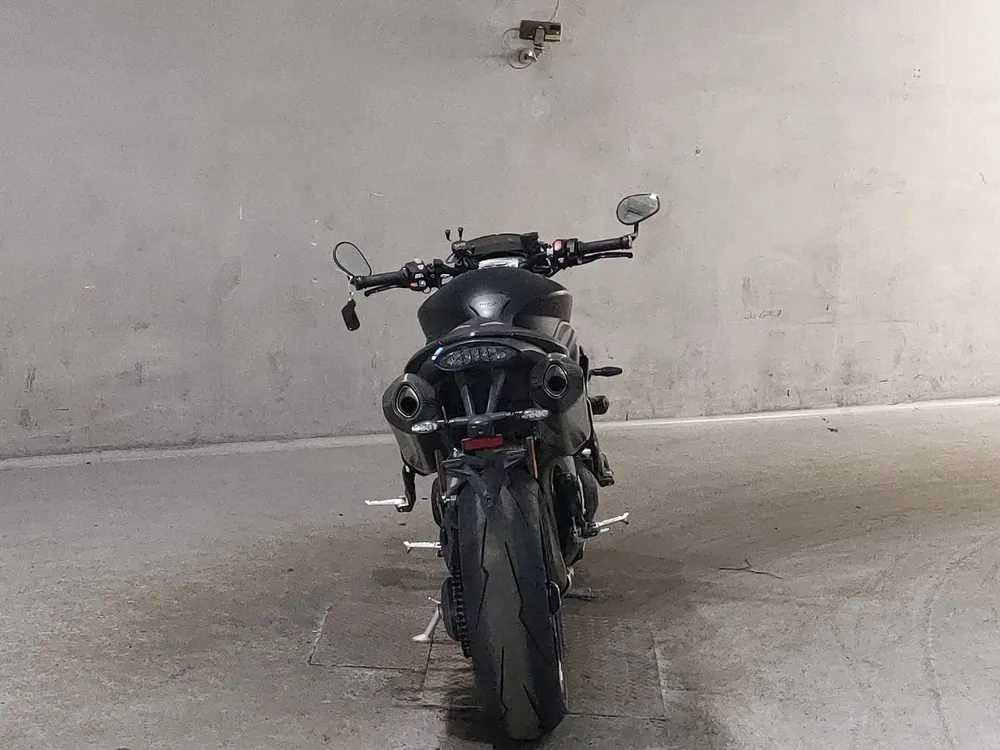 Triumph Speed Triple RS 2018, чёрный, фото 4