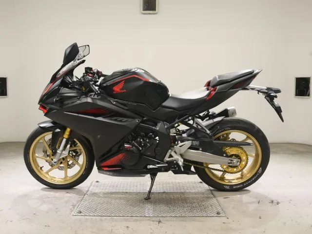 Honda CBR250RR, чёрный, фото 2