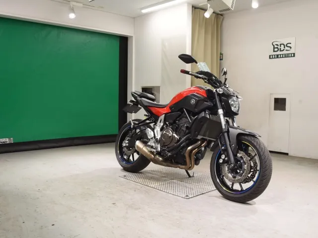Yamaha MT-07 2016, красный, фото 3