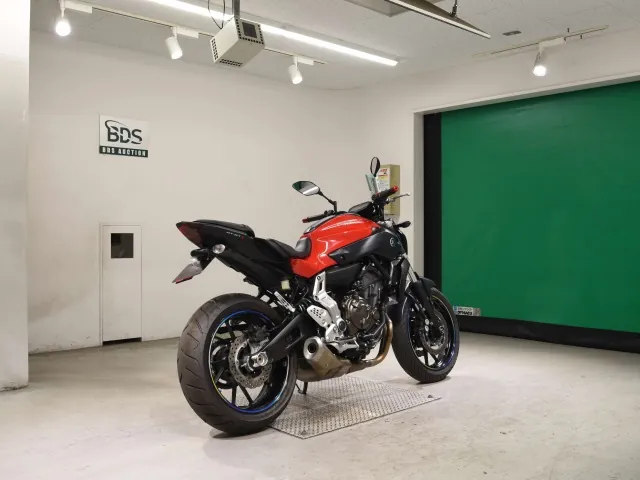 Yamaha MT-07 2016, красный, фото 5