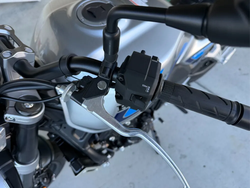 Honda CB1000F 2026, серебристый, фото 13