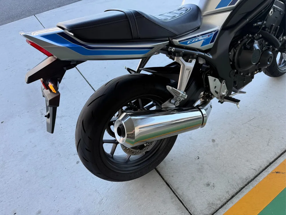 Honda CB1000F 2026, серебристый, фото 17