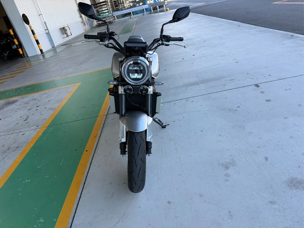 Honda CB1000F 2026, серебристый, фото 7