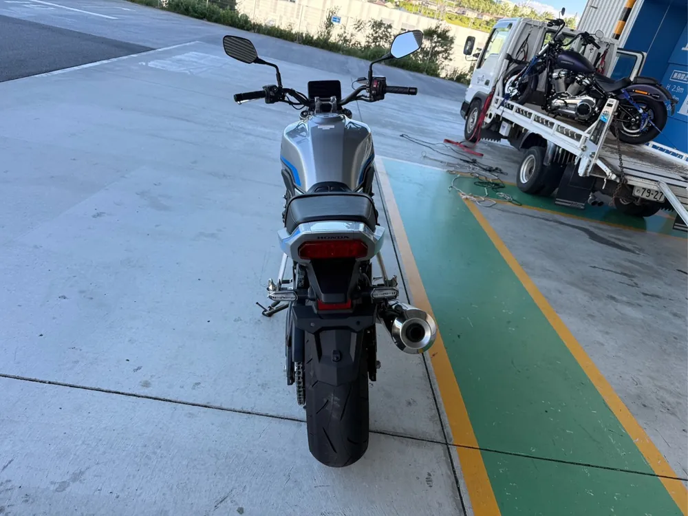 Honda CB1000F 2026, серебристый, фото 8