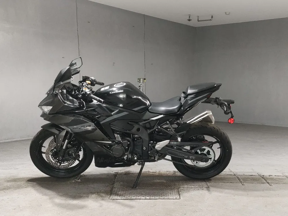 Kawasaki ZX-4R SE 2026, black/gray, фото 2