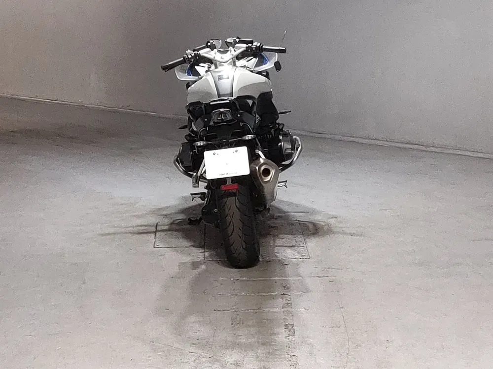 BMW R1200Rs 2016, white / blue, фото 4