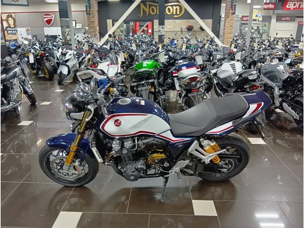 Honda CB1300 2023, white / red / blue, фото 2