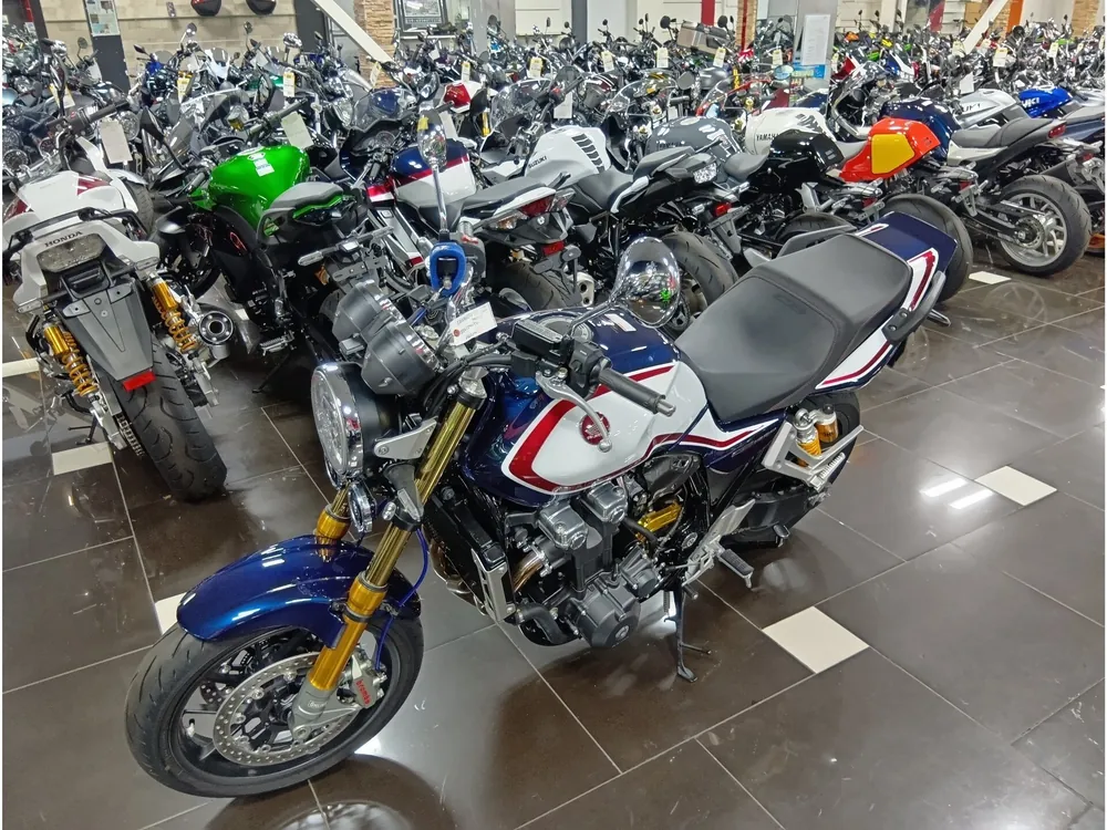 Honda CB1300 2023, white / red / blue, фото 4