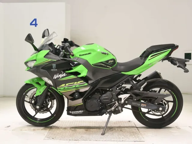 Kawasaki Ninja 400 2019, black | green, фото 2
