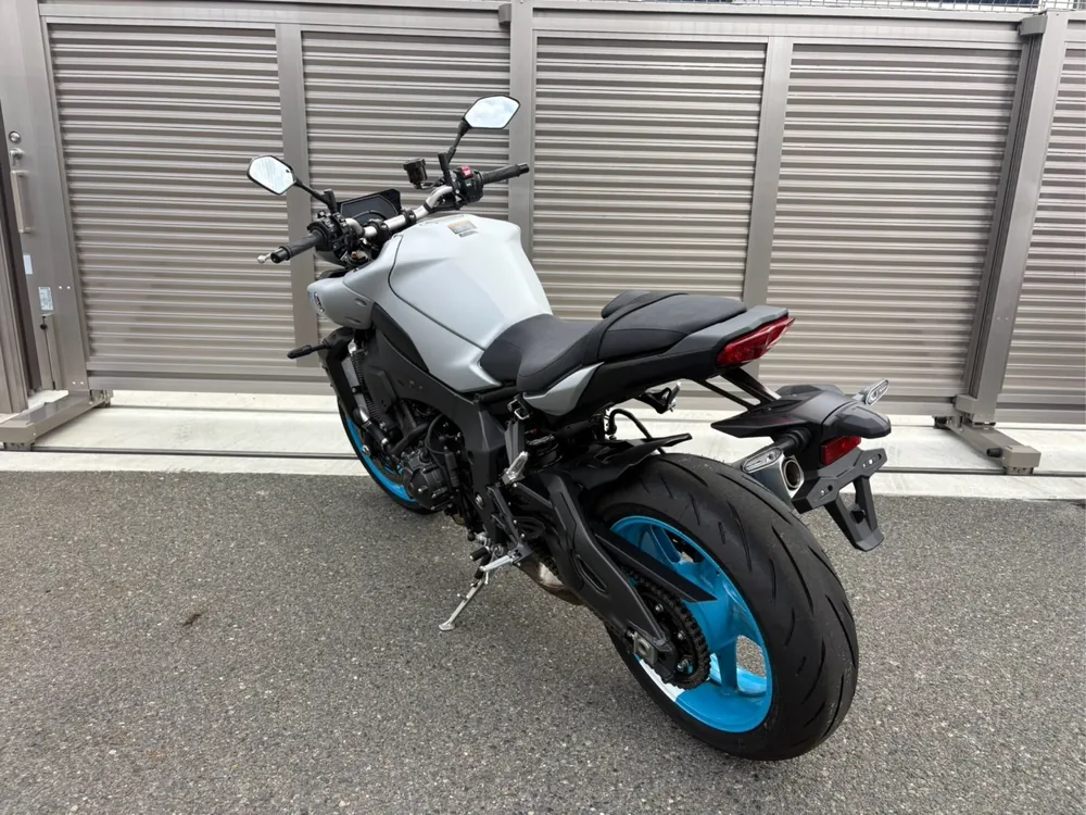 Yamaha MT-10SP 2025, серый, фото 5