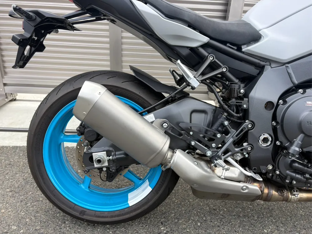 Yamaha MT-10SP 2025, серый, фото 6