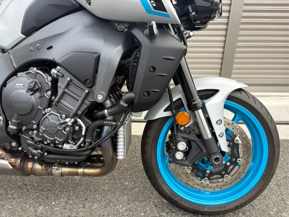 Yamaha MT-10SP 2025, серый, фото 7