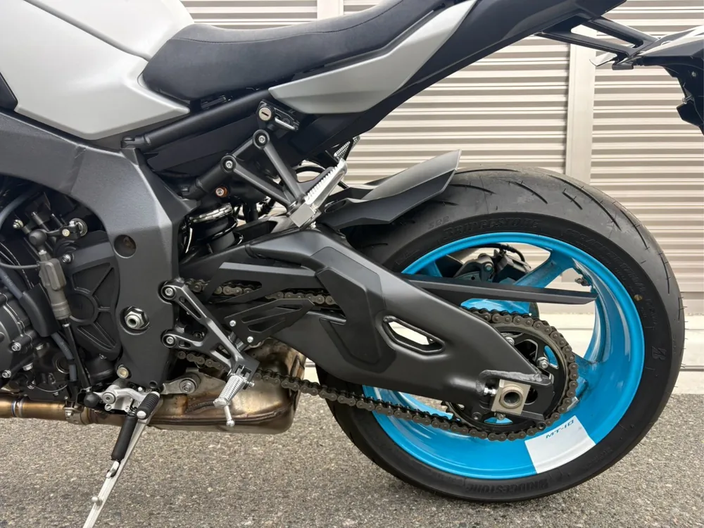 Yamaha MT-10SP 2025, серый, фото 9