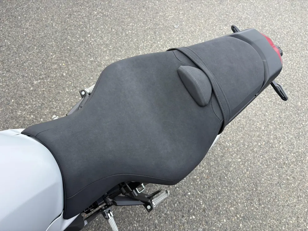 Yamaha MT-10SP 2025, серый, фото 10
