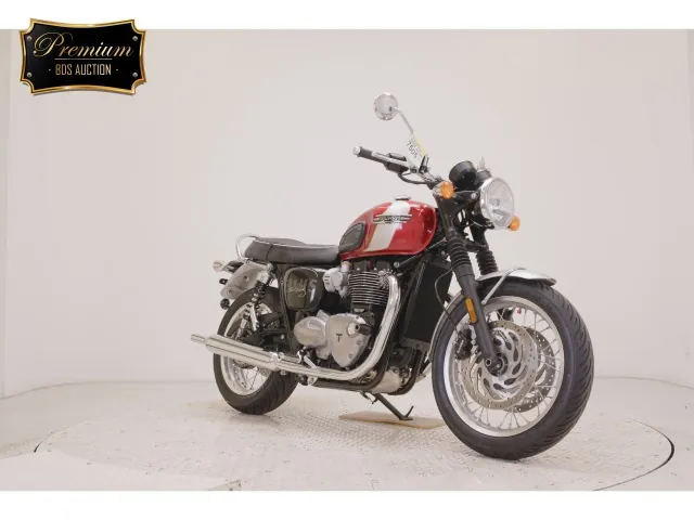 Triumph Bonneville T120 2024, красный, серебристый, фото 3