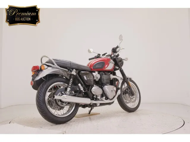 Triumph Bonneville T120 2024, красный, серебристый, фото 5