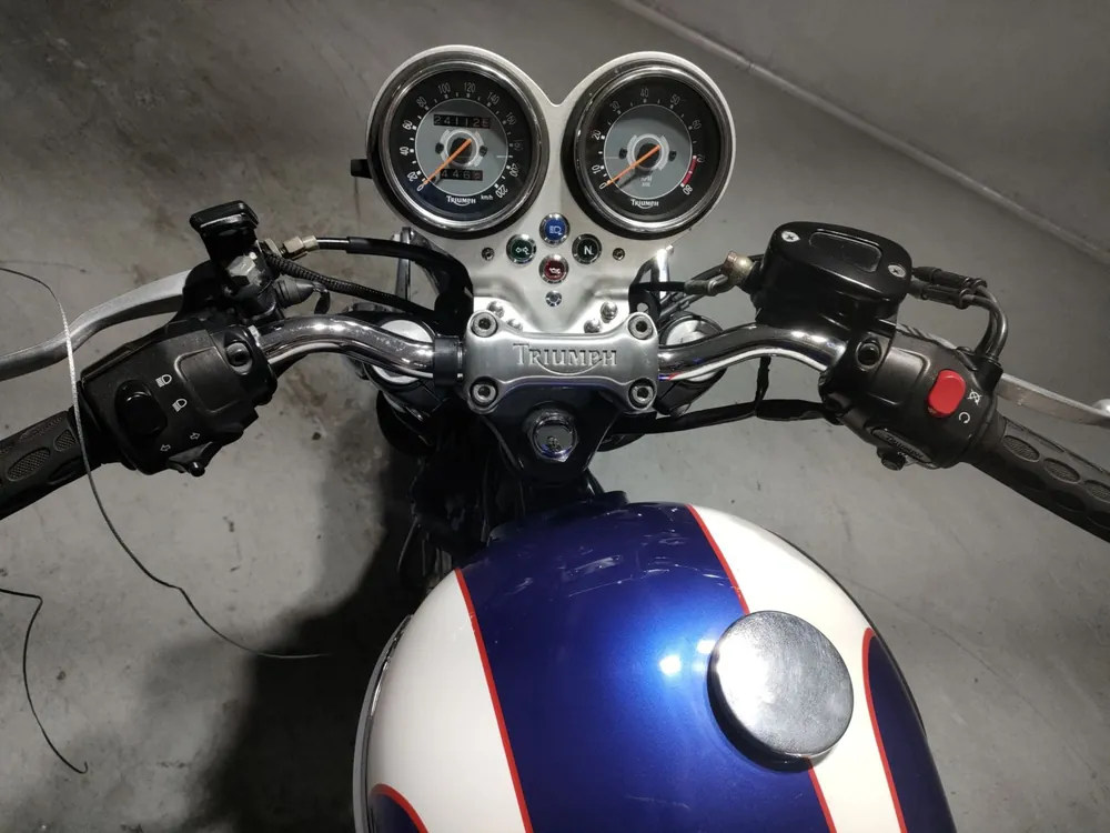 Triumph T100 Bonneville 2004, white / blue, фото 5