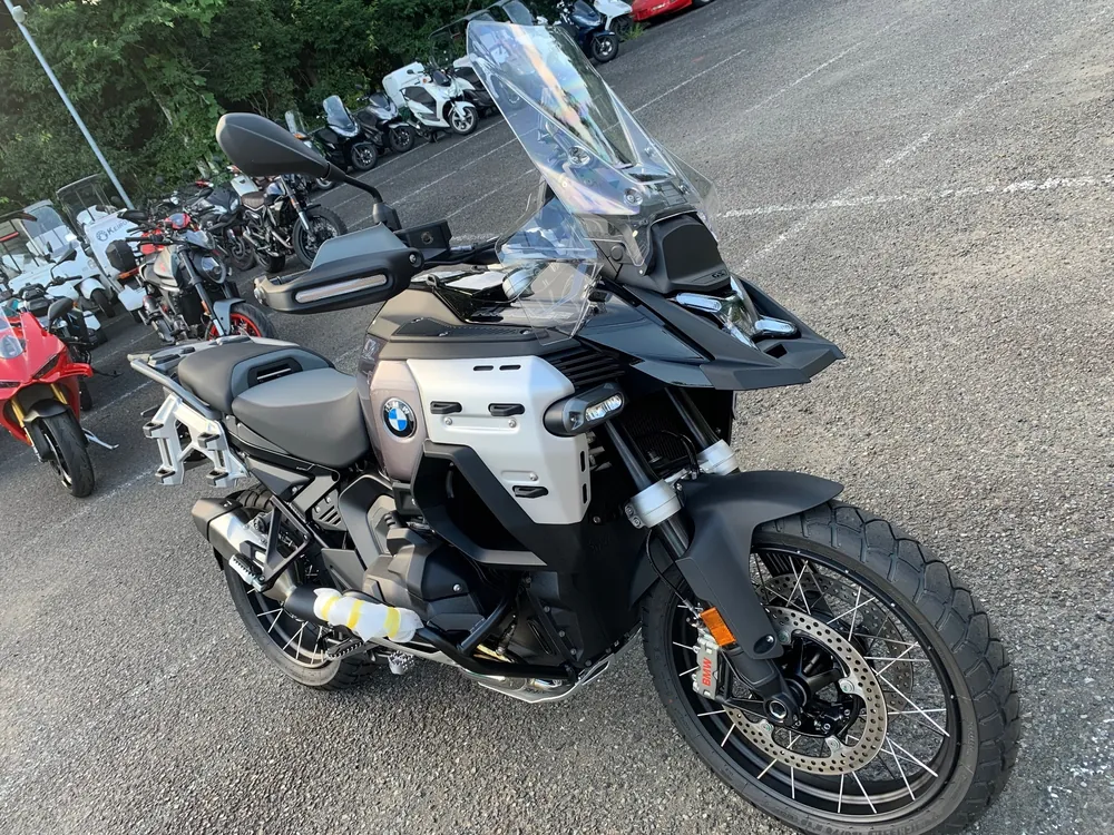 BMW R1300GS ADV 2026, gray / black, фото 2
