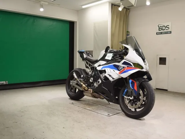 BMW S1000Rr 2025, white | red | blue, фото 3