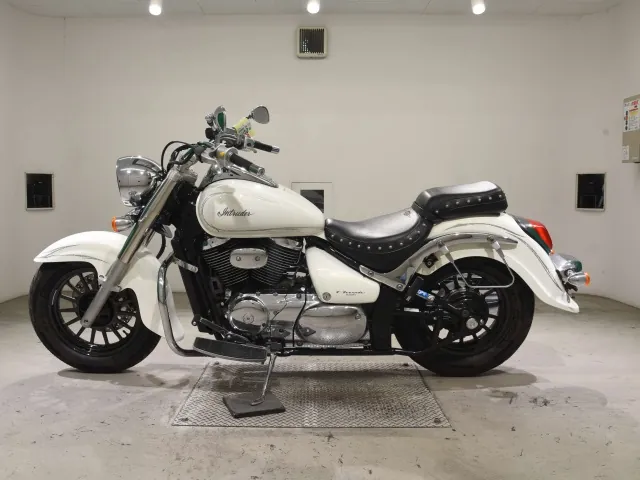 Suzuki Intruder 400 Classic 2012, белый, фото 2