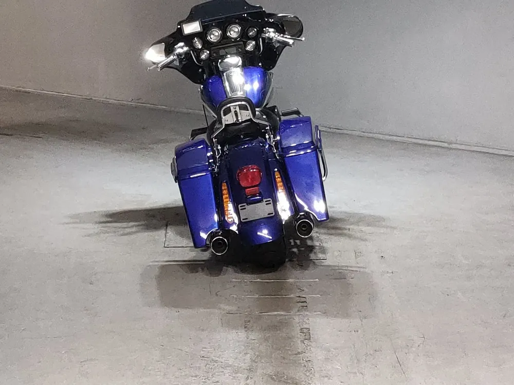 Harley-Davidson FLHXSE1800CVO 2010, синий, фото 4