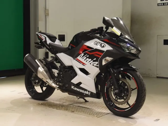 Kawasaki Ninja 400 2020, white | black, фото 3