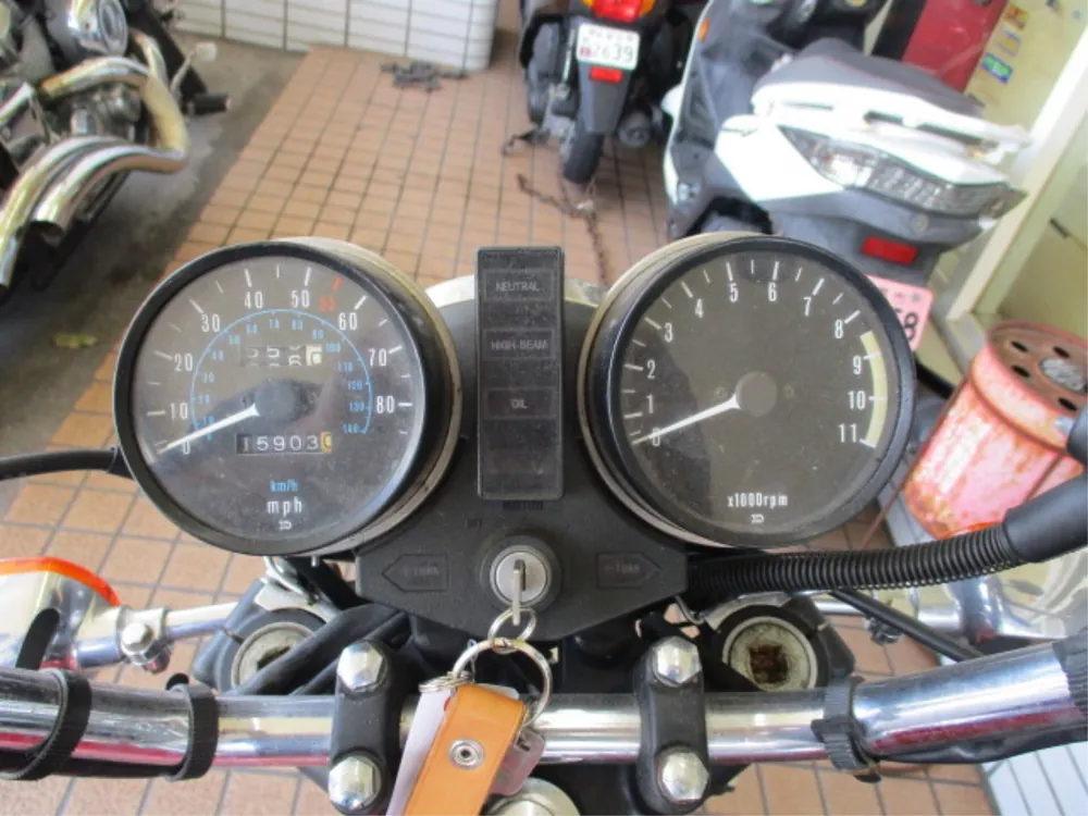 Kawasaki Z1000A 2023, red / gold, фото 3