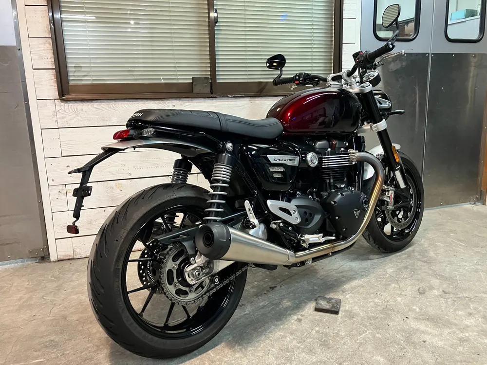 BMW S1000R 2024, чёрный, w red, фото 6