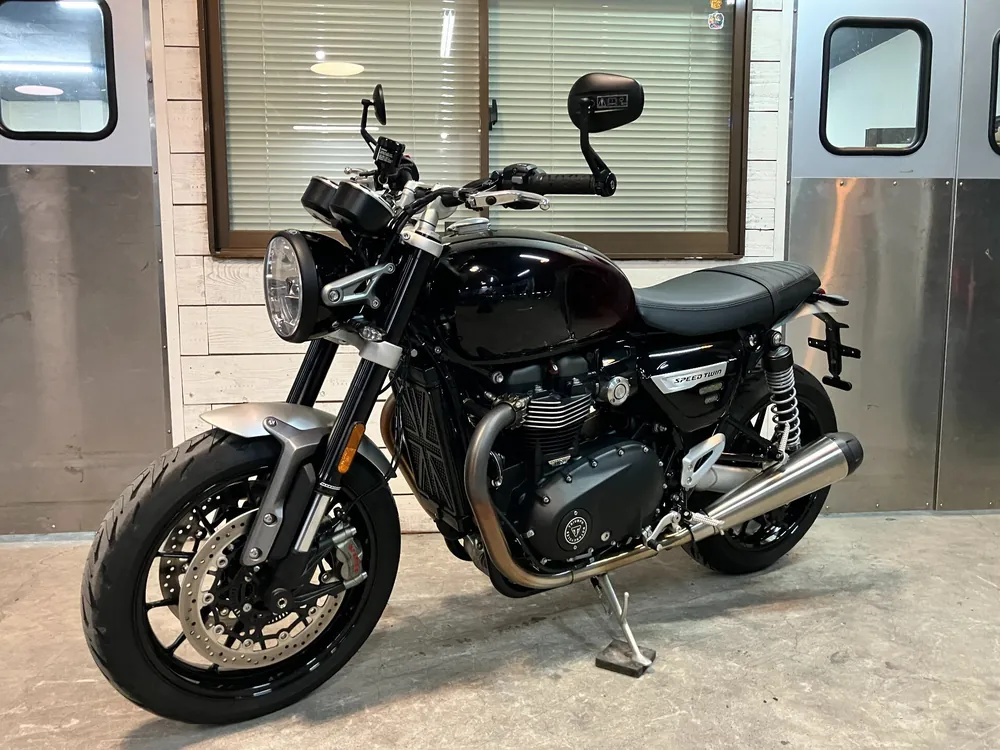 BMW S1000R 2024, чёрный, w red, фото 8