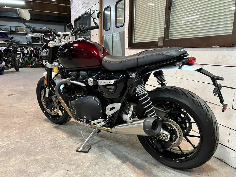 BMW S1000R 2024, чёрный, w red, фото 9