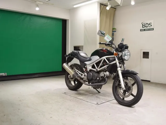 Honda VTR250 MC33, чёрный, фото 3
