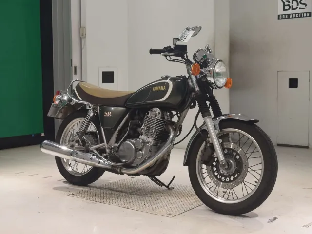 Yamaha SR400 2013, зелёный, фото 3