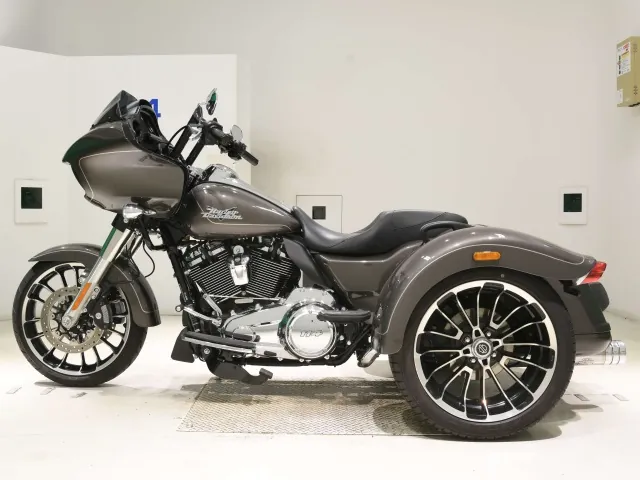 Harley-Davidson FLTRT1870 2023, серый, фото 2