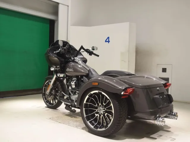 Harley-Davidson FLTRT1870 2023, серый, фото 6
