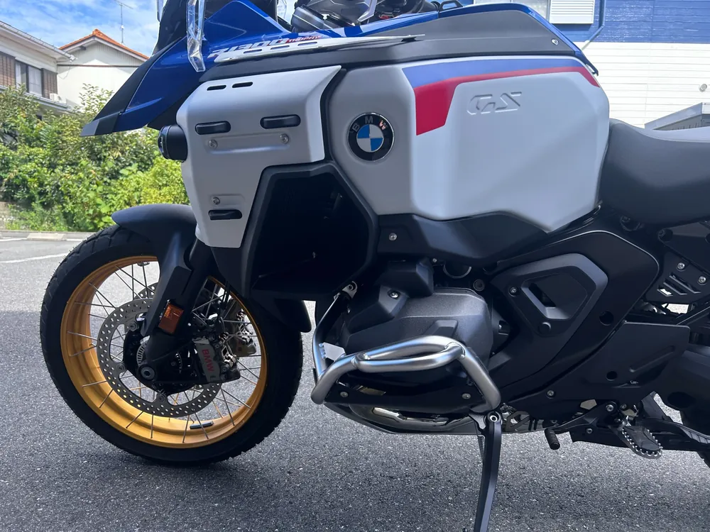 BMW R1300Gs Adv Asa 2026, white / blue, фото 12