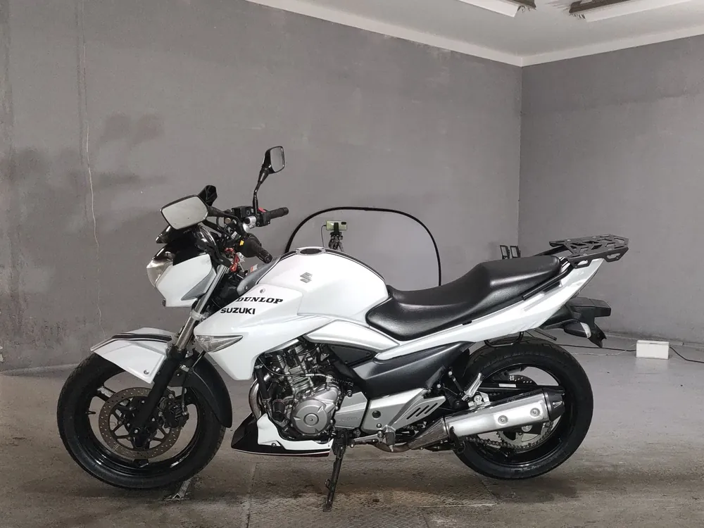 Suzuki GSR250S, белый, фото 2