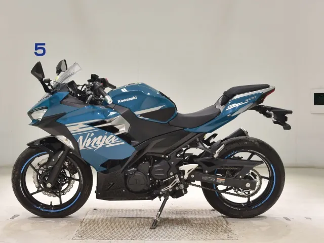 Kawasaki Ninja 400 2021, зелёный, фото 2
