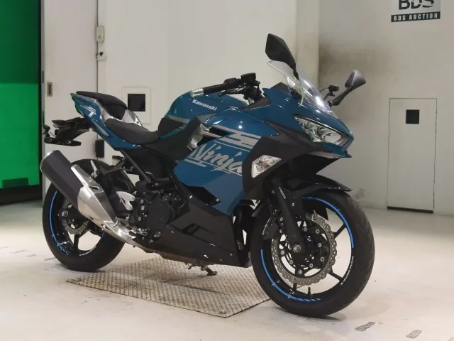 Kawasaki Ninja 400 2021, зелёный, фото 3